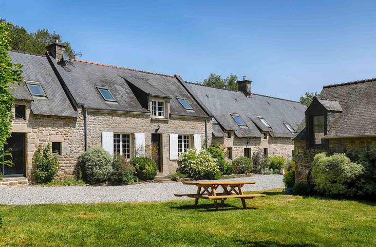 Gîte pour 4 personnes, avec jardin et piscine à Persquen