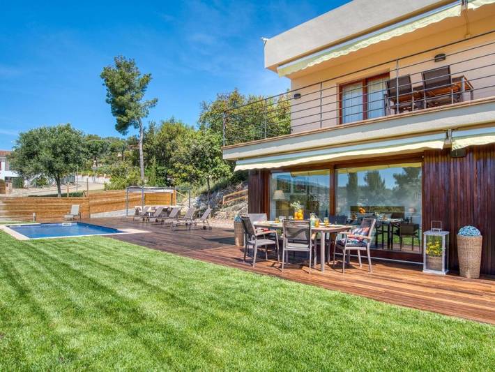 Location de vacances pour 10 personnes, avec terrasse, animaux acceptés à Vall-llobrega - 4