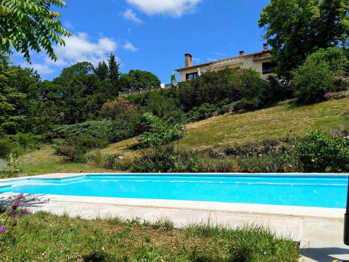 Location de vacances pour 3 personnes, avec jardin ainsi que piscine et vue dans Bellefont-La Rauze - 3