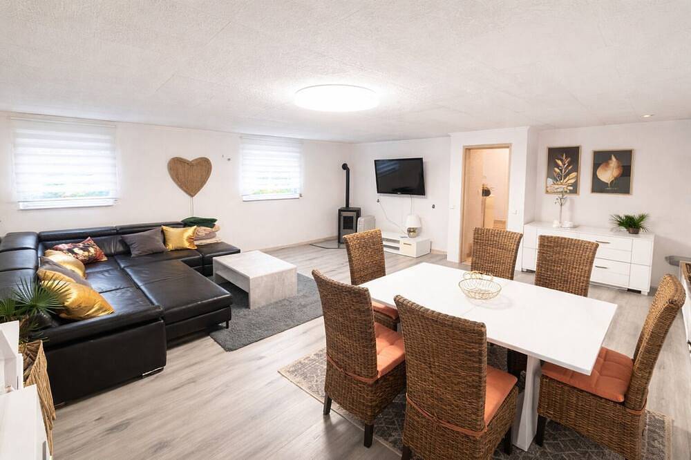 Ganze Wohnung, Ruhige Wohnung mit Garten- nahe Schwarzwald und Baden-Baden in Gaggenau, Nordschwarzwald