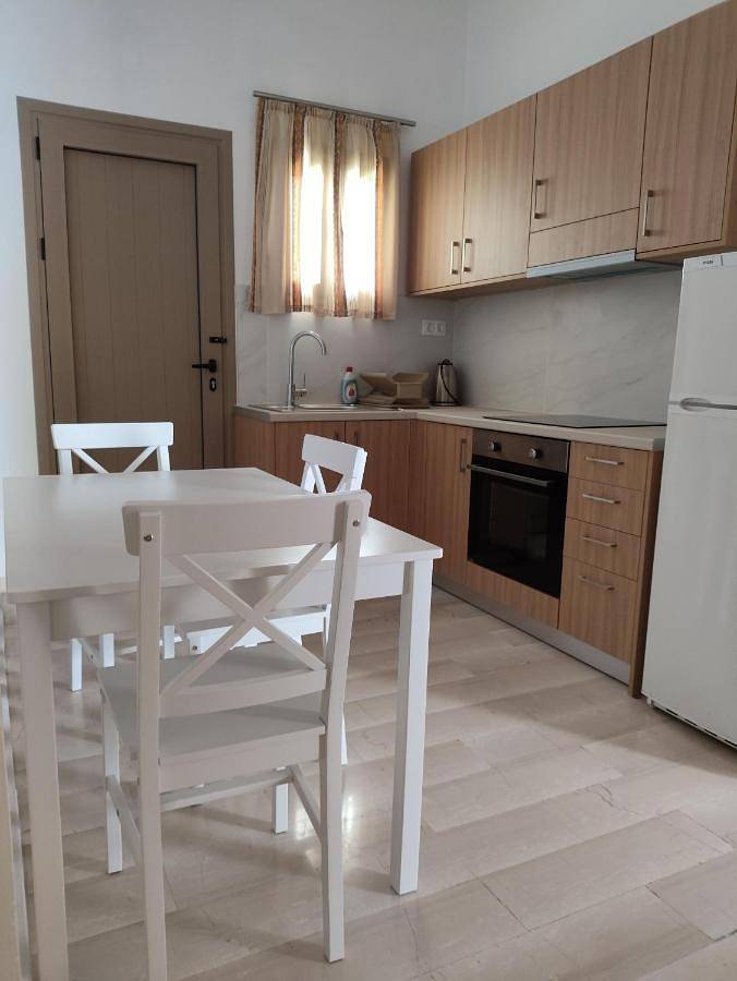 Gîte pour 3 personnes, avec balcon et jardin dans Palaiochora - 2