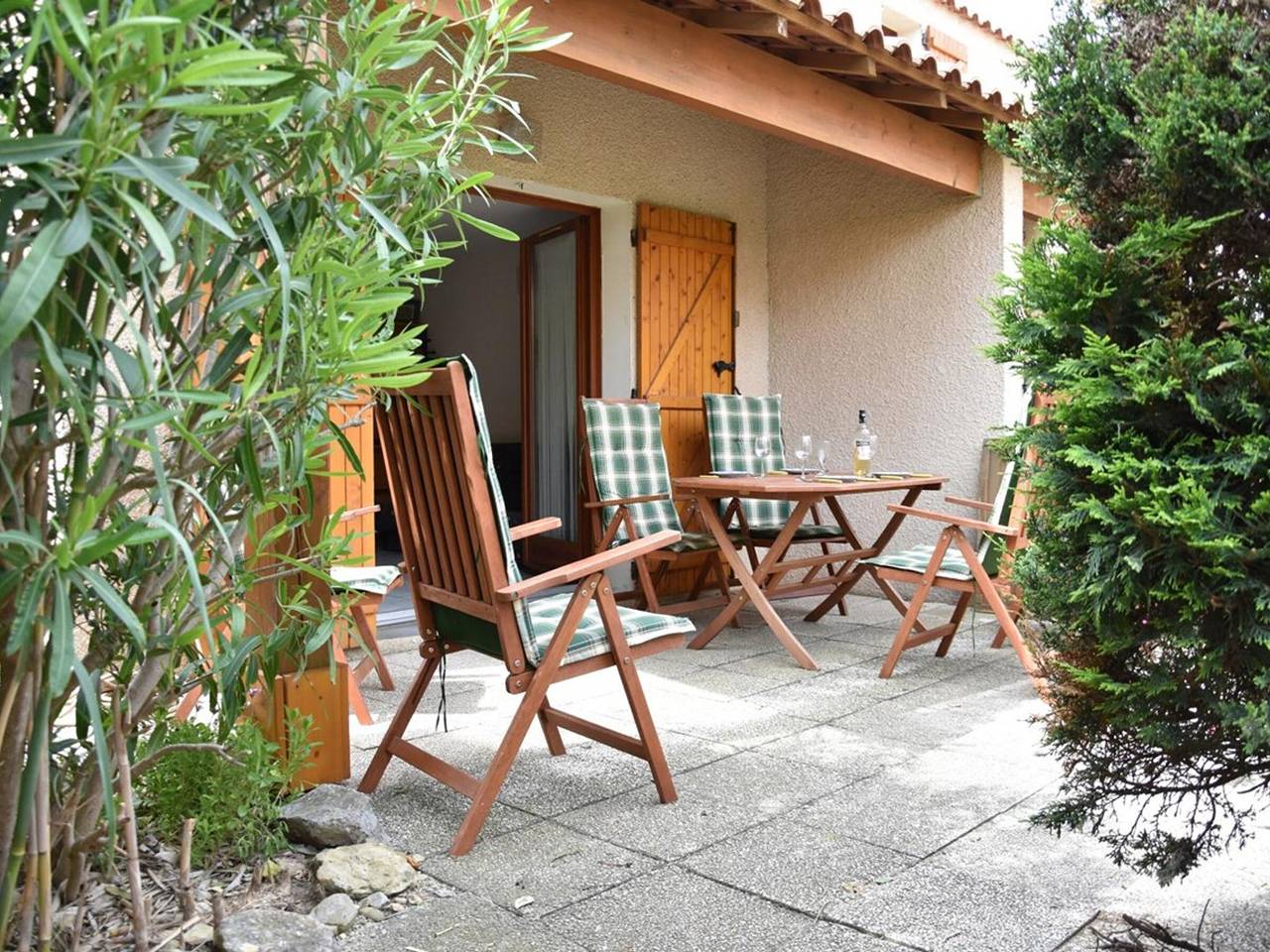 Gemütliches Ferienhaus mit Pool, 5 Schlafplätze, 400m vom Strand, nah Einkaufsmöglichkeiten in Gruissan (Ville), Gruissan