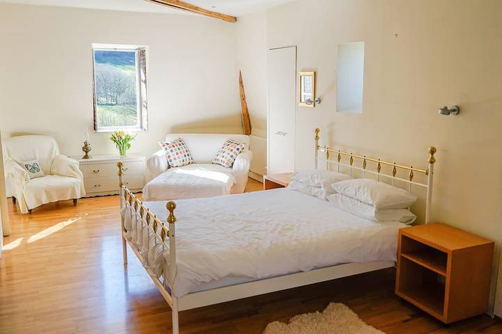 Gîte pour 3 personnes, avec terrasse et jardin à Ambeyrac - 2