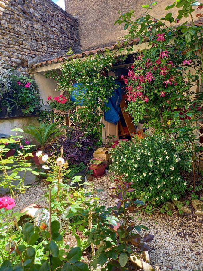 Location de vacances pour 4 personnes, avec jardin et vue à Saint-Loup-Lamairé - 3