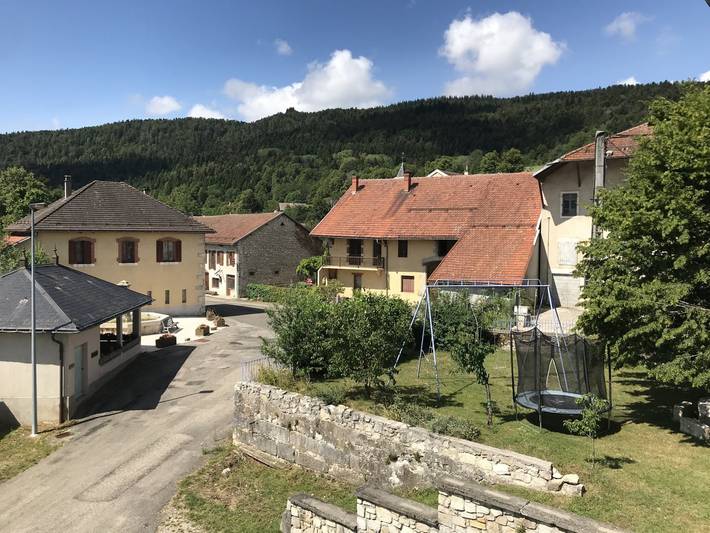 Gîte pour 5 personnes, avec terrasse et jardin