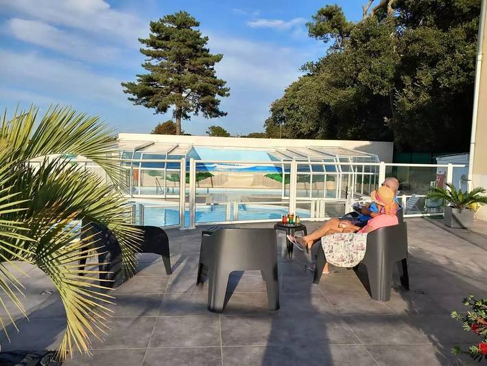 Camping pour 4 personnes, avec piscine et terrasse à Talmont-Saint-Hilaire - 2