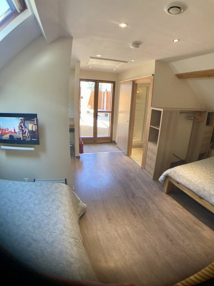 Chambre d’hôte pour 4 personnes, avec balcon et jacuzzi à Seigy