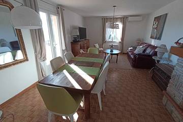 Gîte pour 6 personnes, avec balcon et jardin à Villeneuve