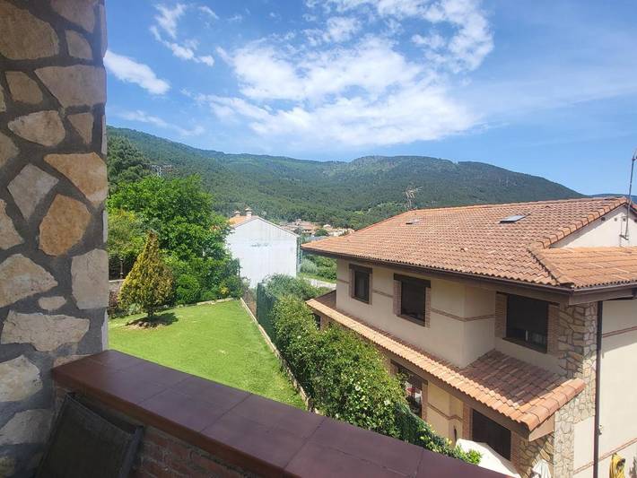 Casa de vacaciones para 8 personas, con vistas además de piscina y jardín - 1