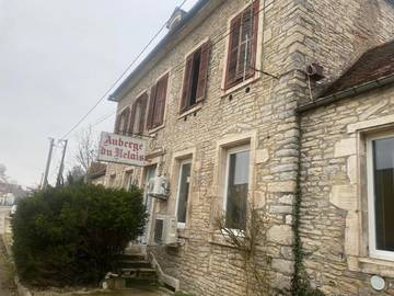 Gîte pour 25 personnes, avec terrasse et vue dans Velars-sur-Ouche