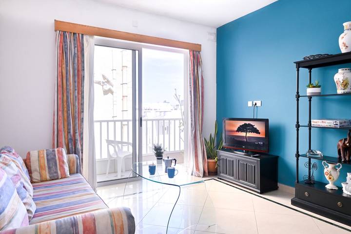 Apartment for 4 people, with balcony, child-friendly in San Giljan