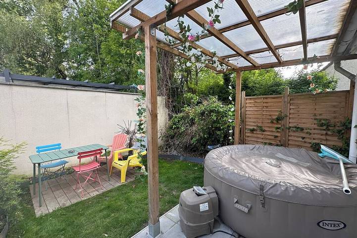 Maison privée , netflix ,Orly-Paris  Jaccuzzi et barbecue in Sainte-Geneviève-des-Bois, Essonne
