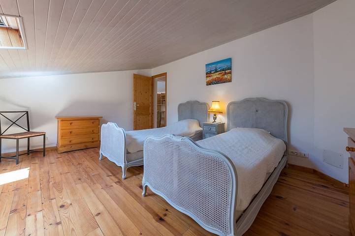 Location de vacances pour 13 personnes, avec terrasse et jardin à Villars - 4