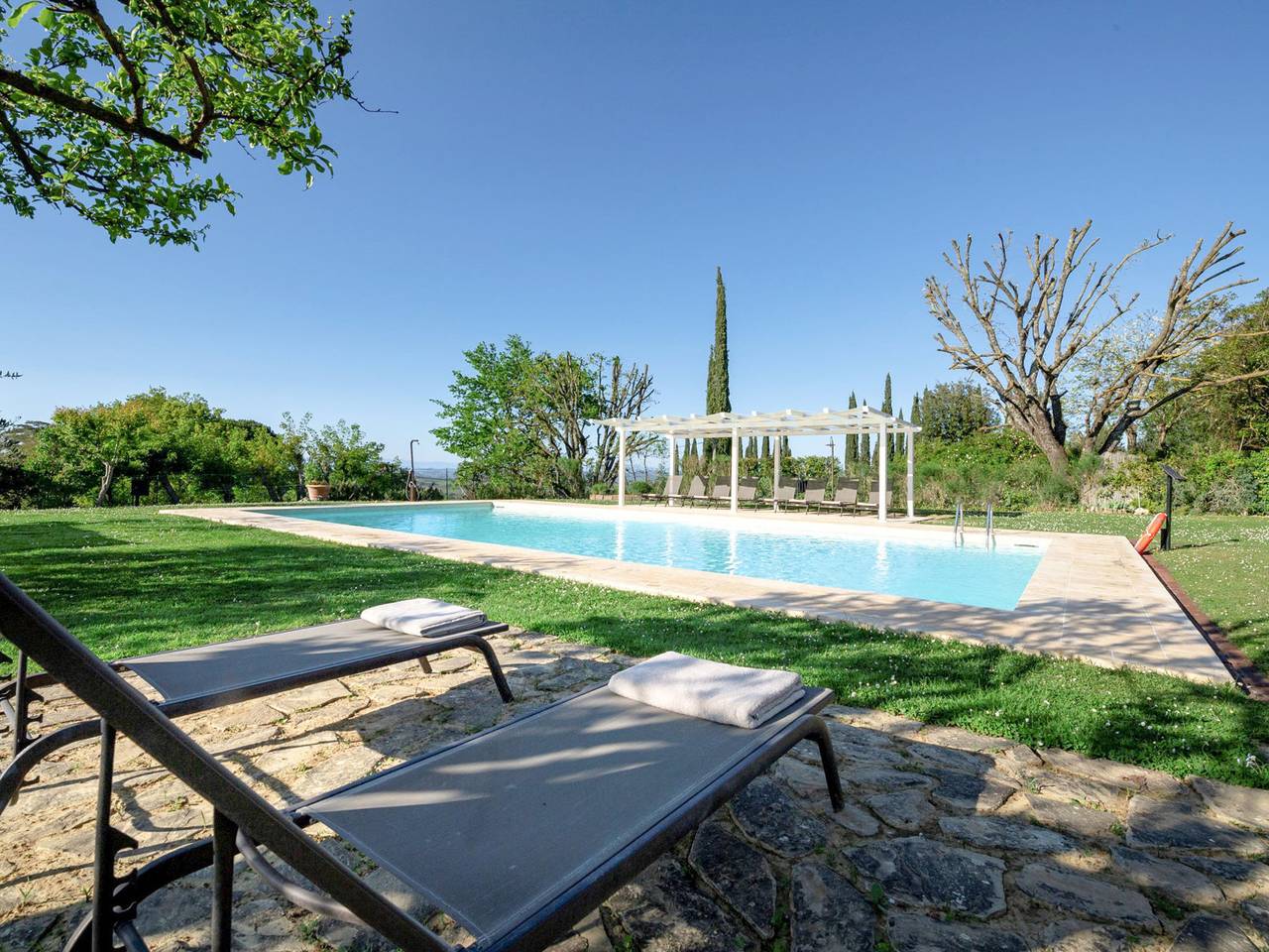 Holiday Rental for 10 People in San Gimignano, Via Francigena