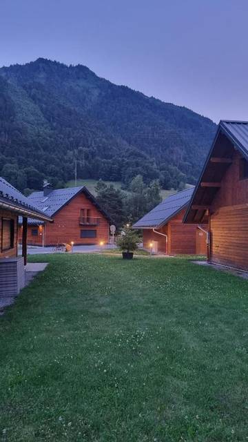 Gîte pour 6 personnes, avec vue et terrasse à Seythenex