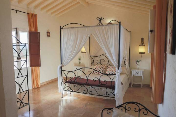 Casa rural con piscina para 3 personas, con vistas además de jardín y piscina en Provincia de Sevilla - 3