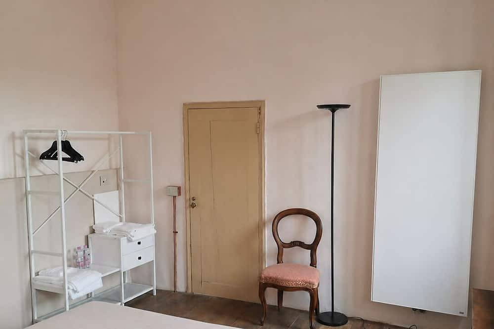 Entire apartment, Study Room in Belluno, Schiara