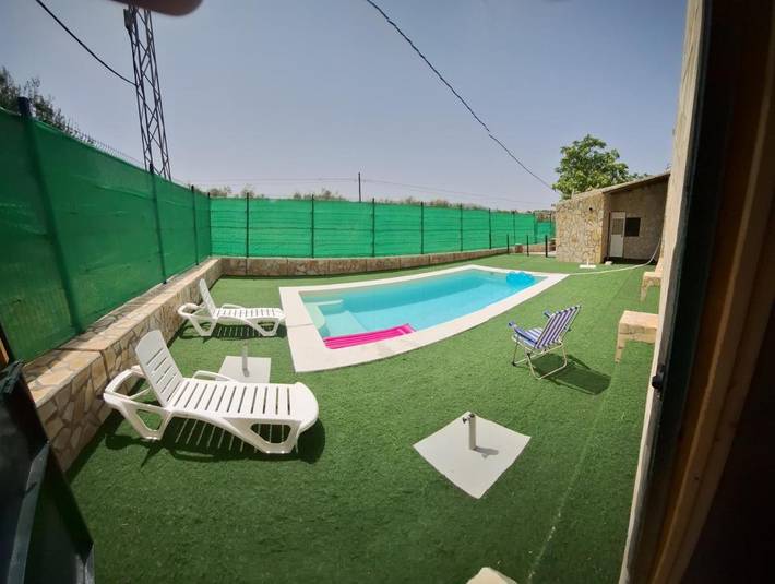 Location de vacances pour 10 personnes, avec piscine à Pruna