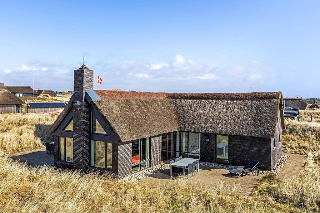  Architecturally beautiful holiday home in an exclusive location in Søndervig, Holmsland Klit