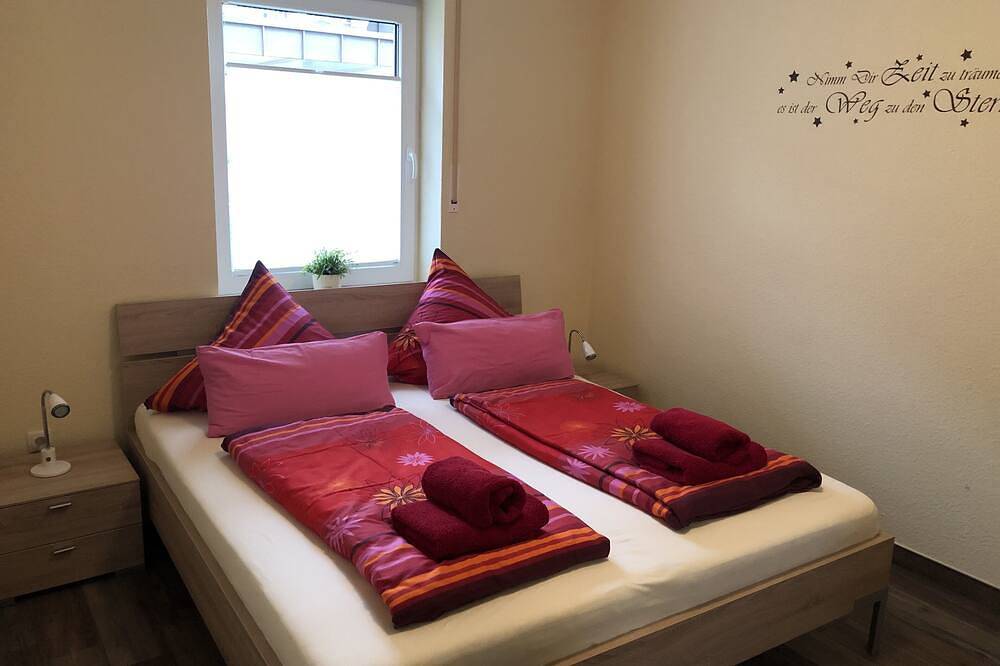 Ganze Wohnung, Stilvolles, komfortables Ferienhaus - direkt am idyllischen Yachthafen in Schloss Dankern, Haren (Ems)