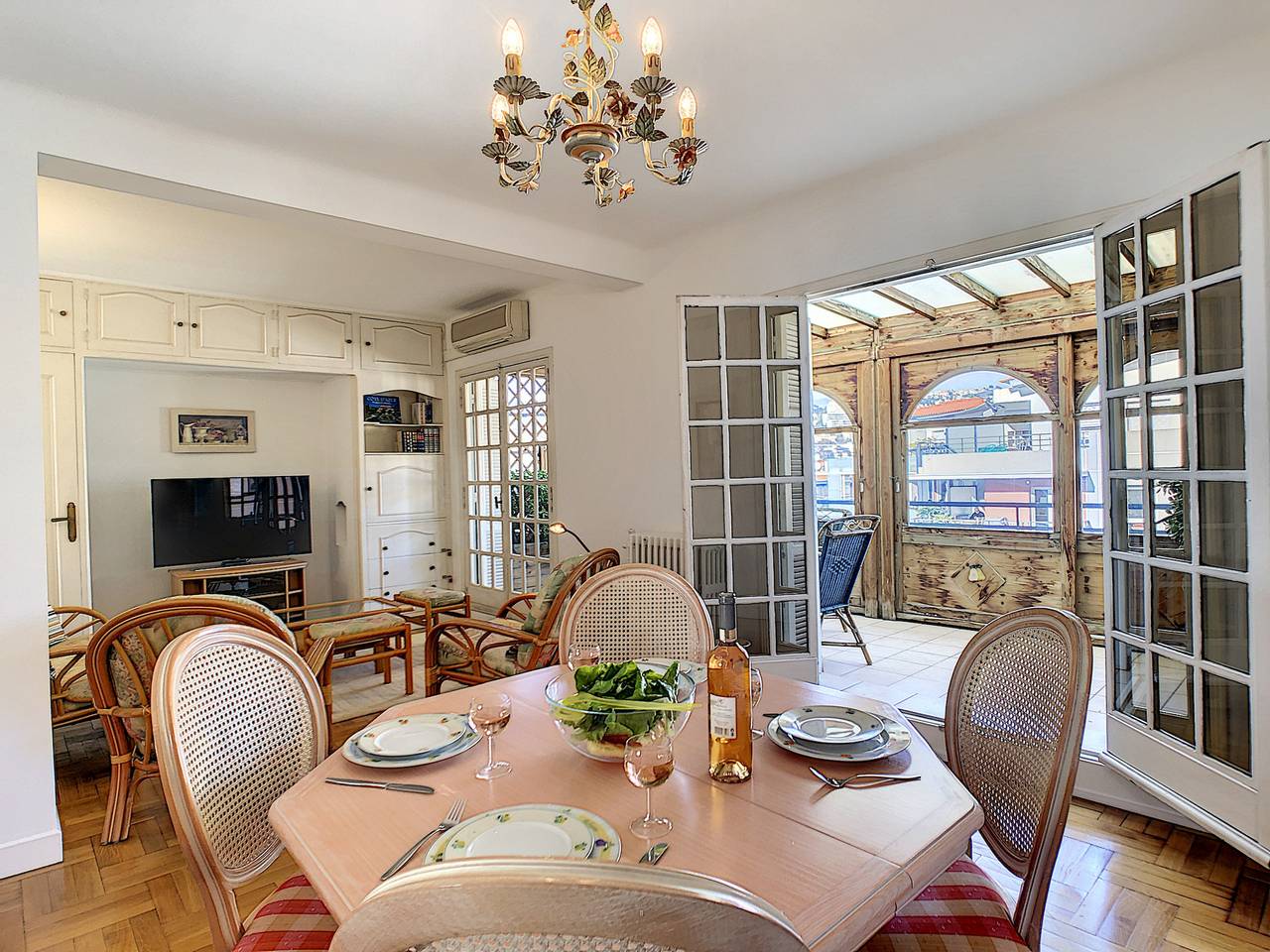 Entire apartment, N&J - Beach Cottage Terrace  - Very close sea  in Nice (France), Nice region