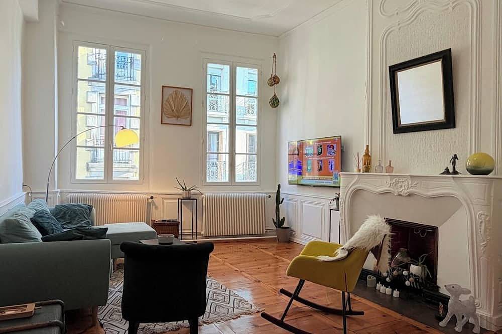 Entire apartment, Le grand Haussmannien in Le Puy-en-Velay, Haute-Loire