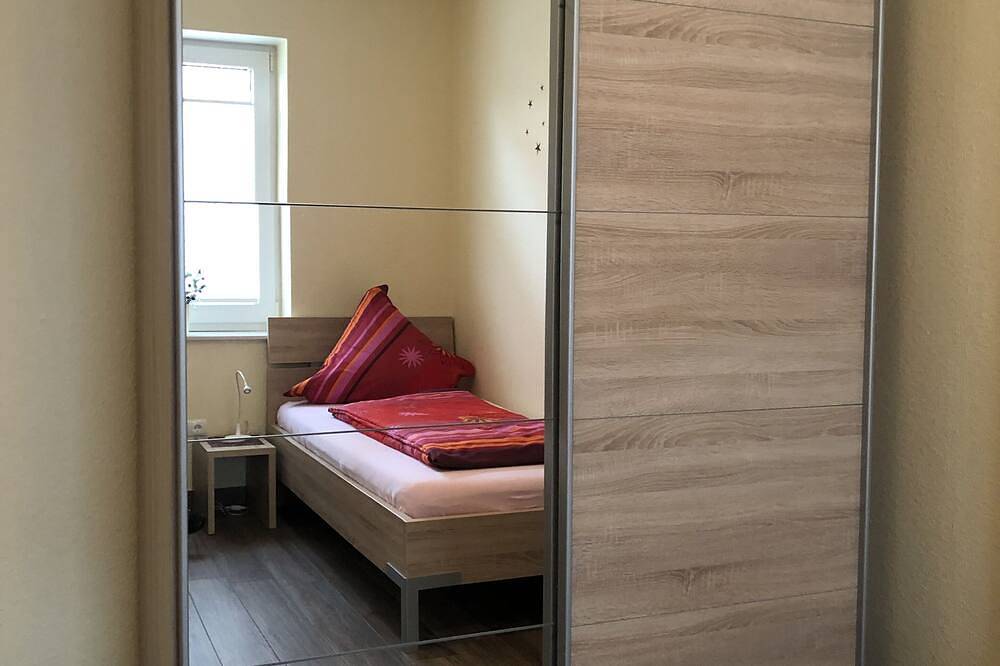 Ganze Wohnung, Stilvolles, komfortables Ferienhaus - direkt am idyllischen Yachthafen in Schloss Dankern, Haren (Ems)