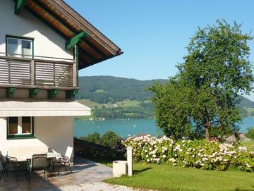 Ferienwohnung für 3 Personen, mit Balkon und Garten sowie Seeblick und Ausblick im Salzkammergut