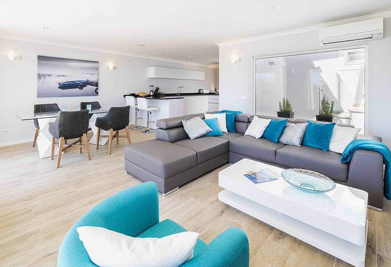 Villa für 4 Personen mit Balkon in Lagoa, Faro Distrikt
