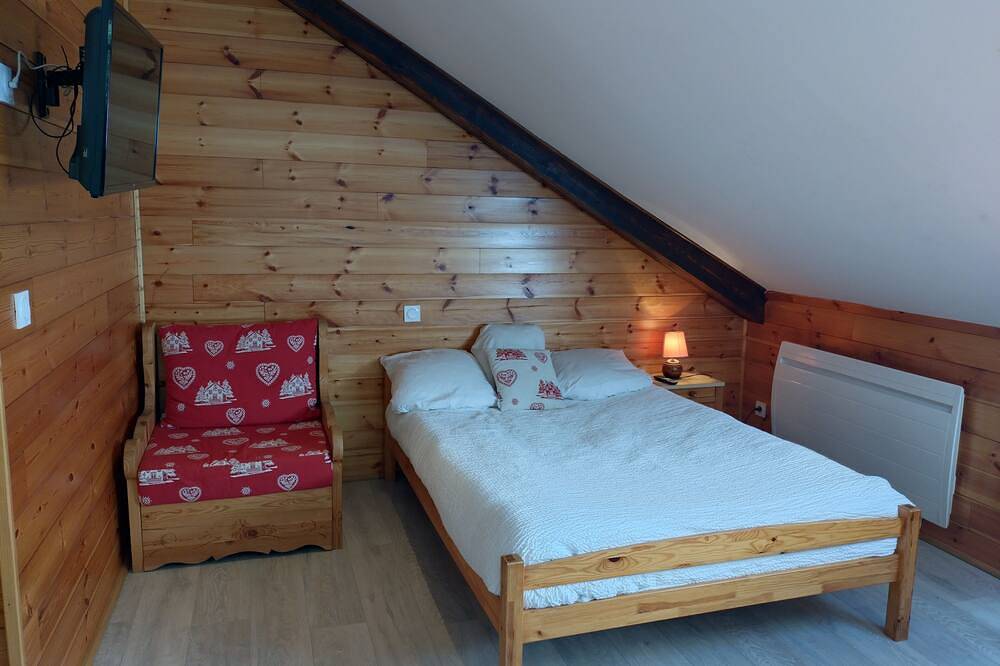 Chalet du Loup at the foot of the slopes in Montclar, Alpes-de-Haute-Provence