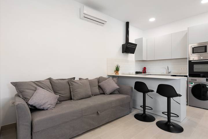 Ganze Wohnung, Ferienwohnung 'Apartamentos Sealmar 2' mit Gemeinschaftspool, Wi-Fi und Klimaanlage in Carretera de Cádiz, Malaga