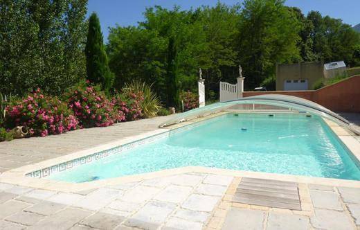 Location de vacances pour 2 personnes, avec Piscine et Vue à Serres-sur-Arget