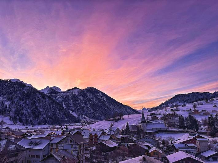 Ganze Wohnung, Hübeli (Streit) in Saanenmöser, Zweisimmen