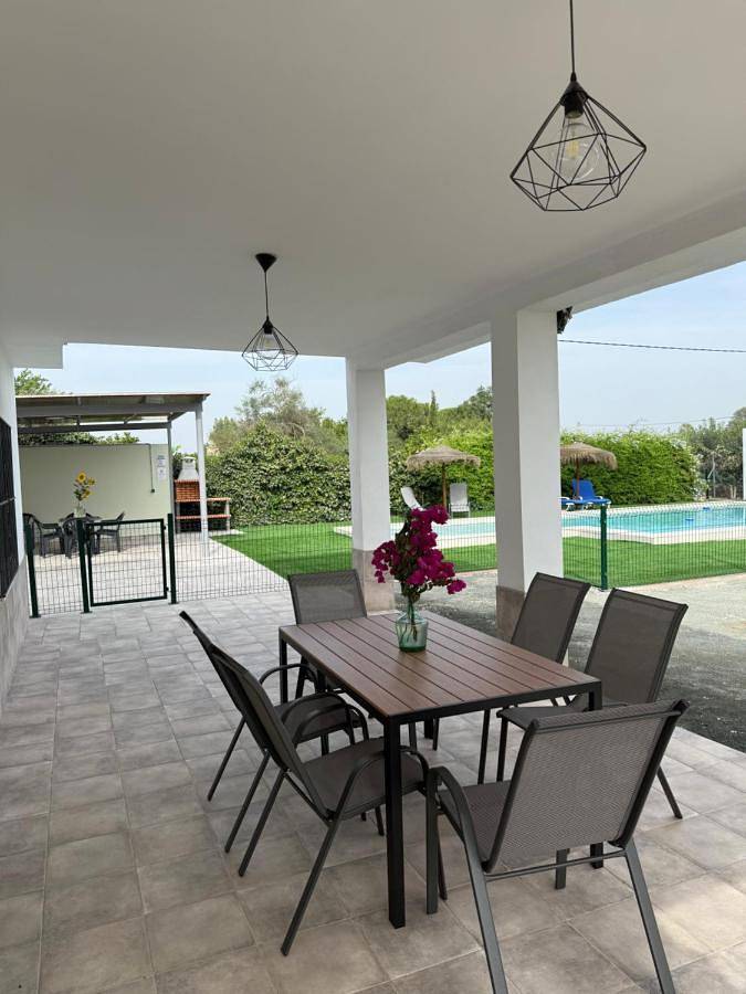 Casa rural para 6 personas, con Terraza además de Piscina y Vistas en Arahal - 2
