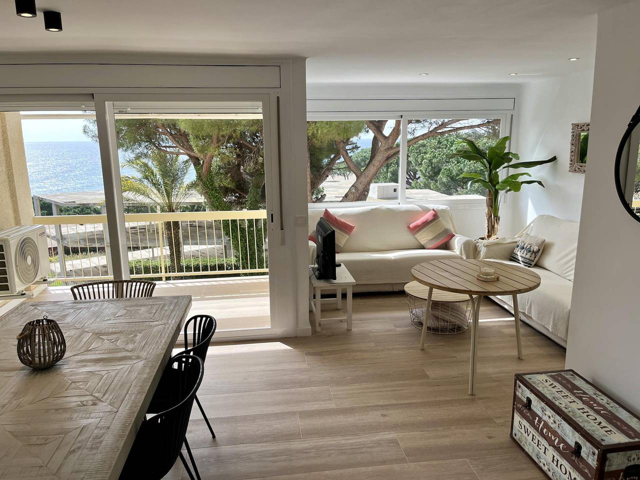 Entire apartment, Seaside Apartment in Platja d'Aro, direct beach access in Platja d'Aro, Costa Brava