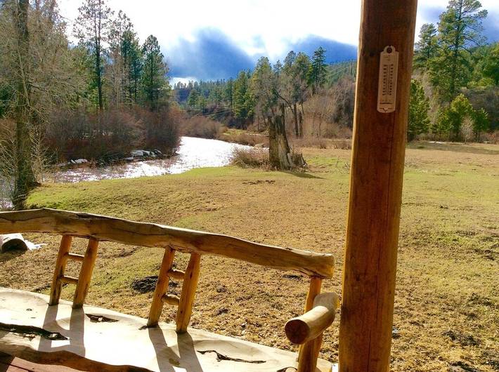 Log cabin for 6 people, with hot tub and yard in San Juan National Forest