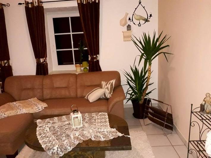 Ferienwohnung für 6 Personen, mit Terrasse und Ausblick in Berlingen (Eifel)