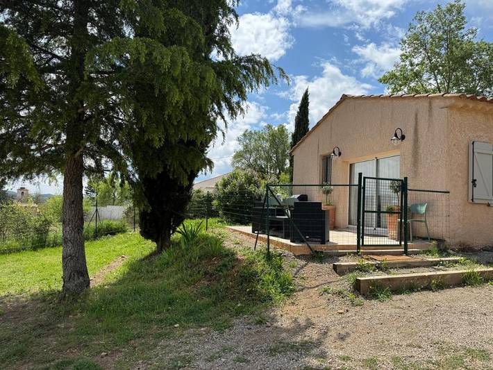 Location de vacances pour 6 personnes, avec vue et jardin à Quinson - 2