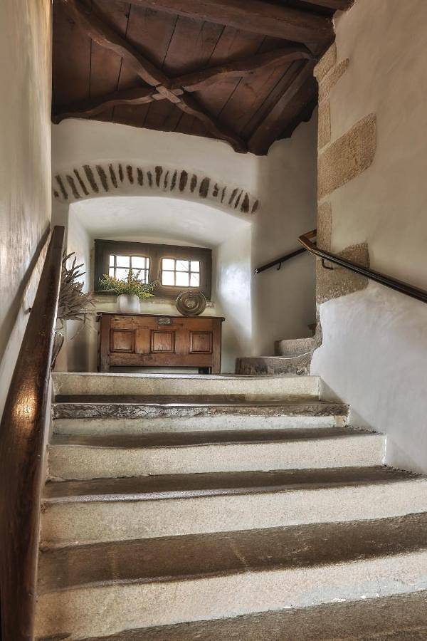 Hôtel pour 2 personnes, avec vue ainsi que sauna et jardin, animaux acceptés à Uzerche - 3