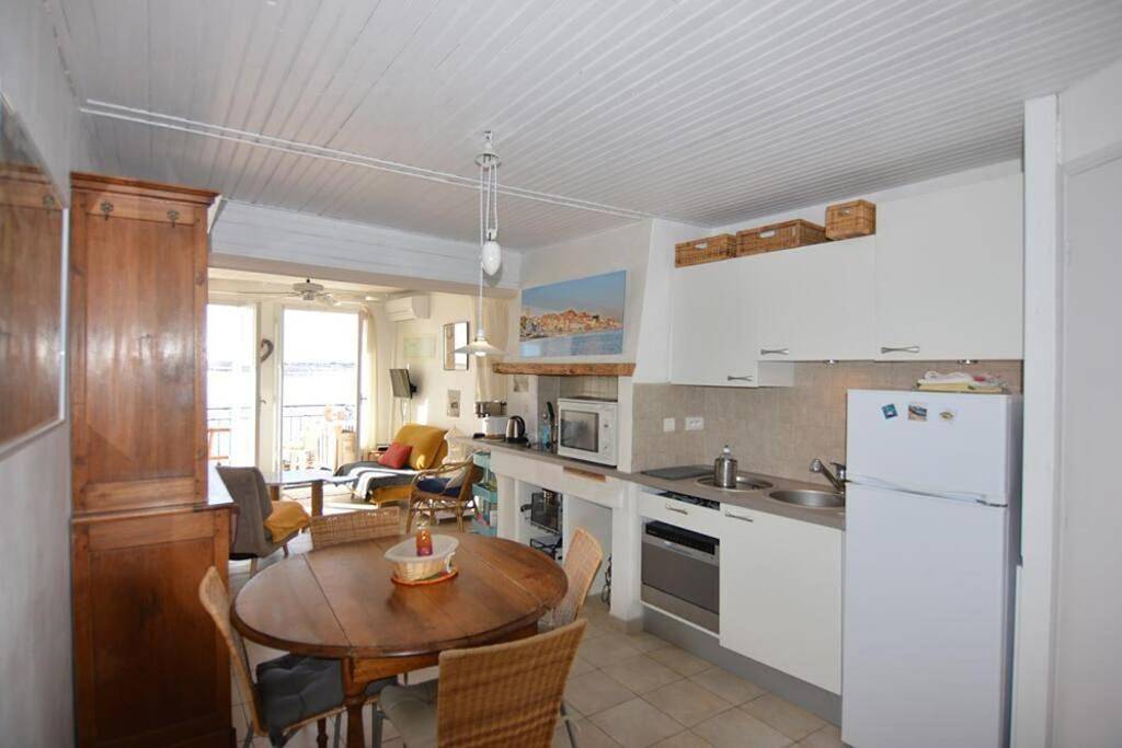 Appartement entier, Apartment with Sea View in Bouzigues, Côte méditerranéenne (France)