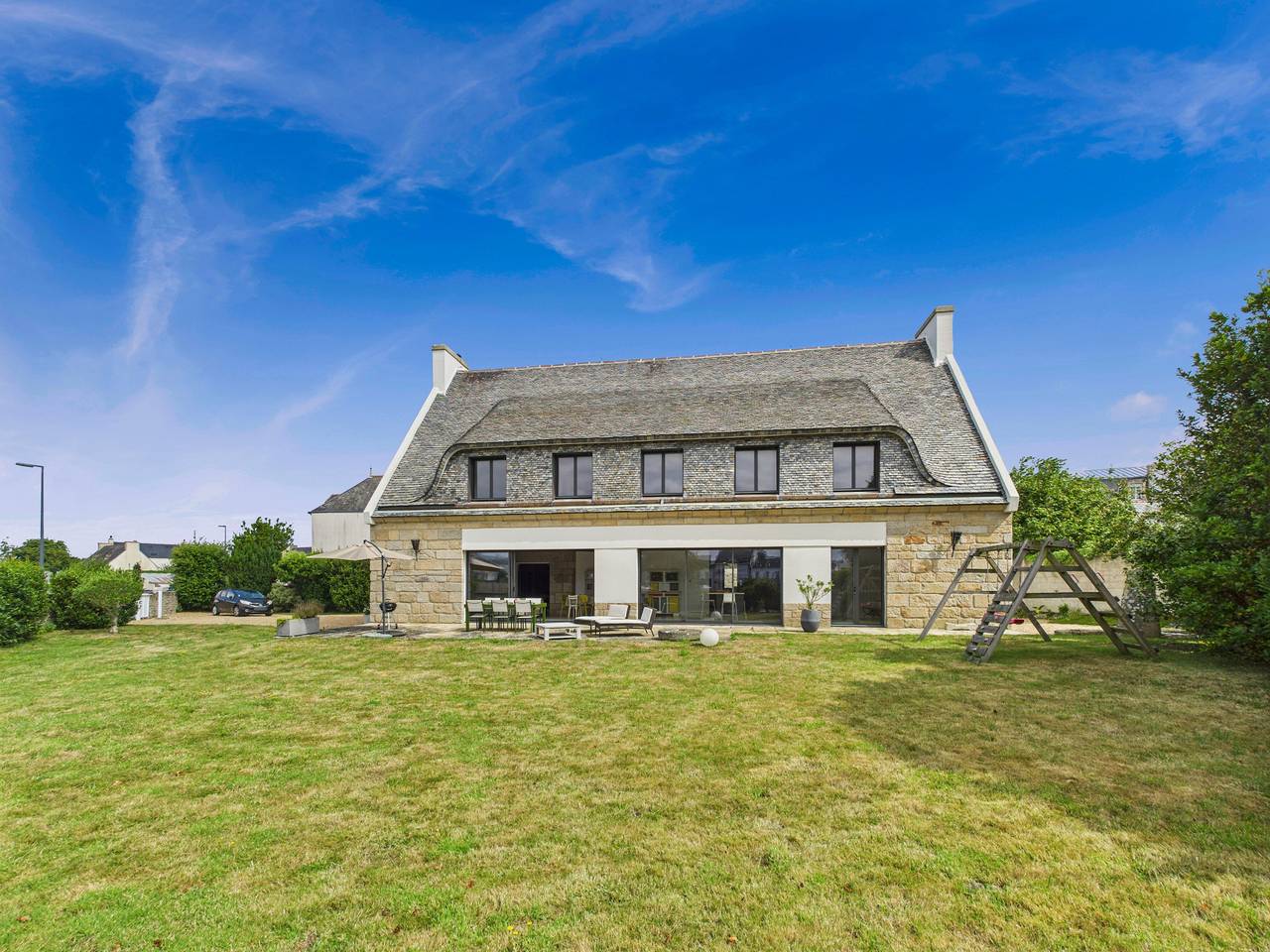 Vue rivière - grande maison et jardin pour 10 in Pont-l'Abbé, Region de Quimper