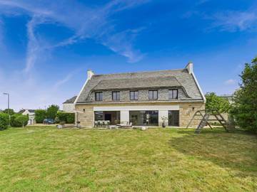 Location de vacances pour 10 personnes, avec terrasse et jardin à Pont-l'Abbé