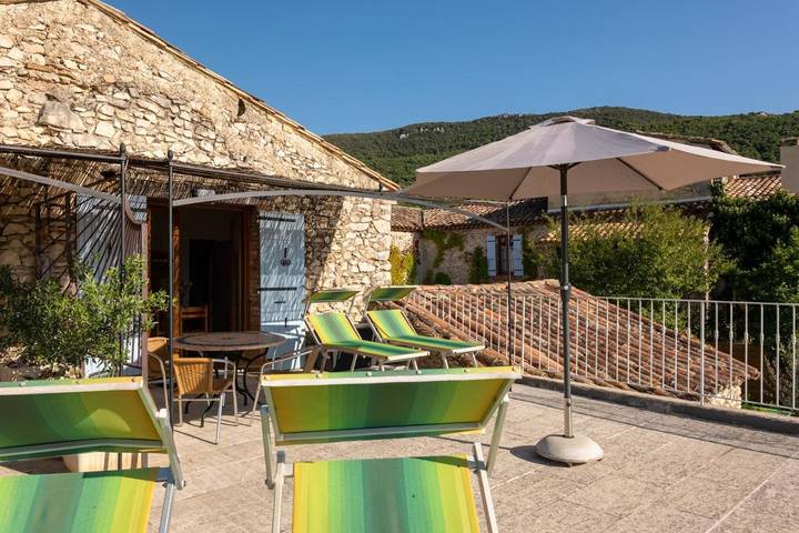 Gîte pour 2 personnes, avec vue et terrasse, animaux acceptés à Gigondas - 2