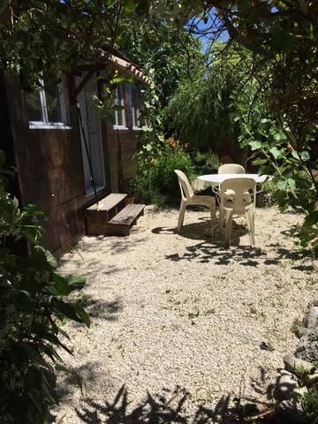 Gîte pour 3 personnes, avec jardin à Valréas