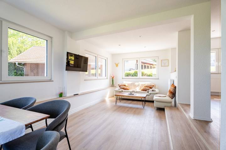 Apartment 'Häusle Fritz' mit privater Terrasse, Haustierfreundlich, Gemeinschaftsgarten und Wlan in Ottersweier, Ferienregion Bühl Bühlertal Ottersweier Region
