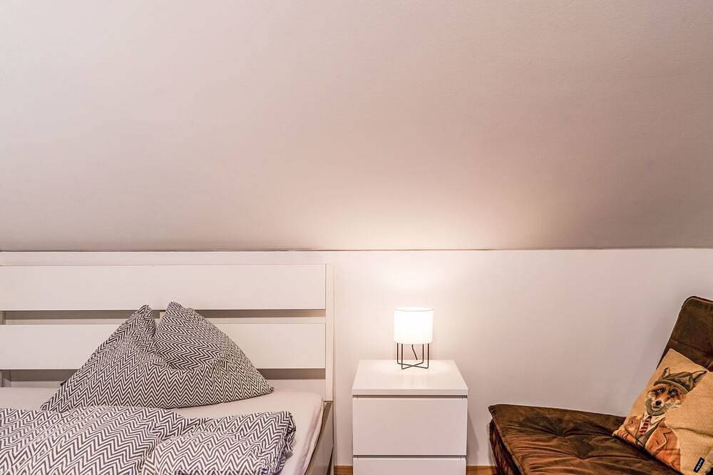Schönes alleinstehendes Ferienhaus für 10 Leute mit Tv, Innenhof und Haustiere erlaubt in Braunau am Inn