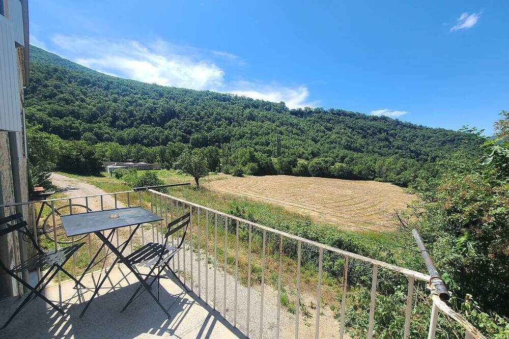 Entire apartment, Gîte 7 / 42m2 in Montbrun-les-Bains, Nyons region