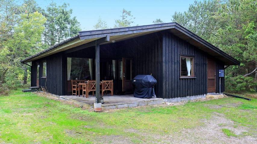 Ferieudlejning for 4 personer, med terrasse på Læsø