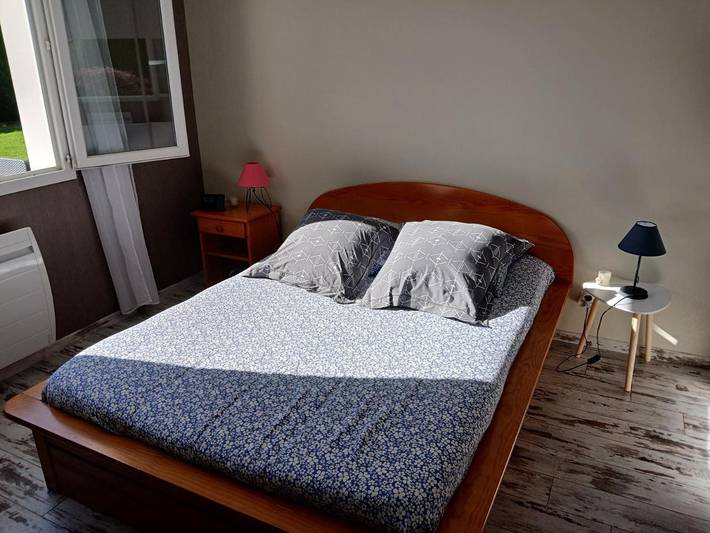 Gîte pour 2 personnes, avec vue ainsi que jardin et terrasse à Bonnac-la-Côte - 2