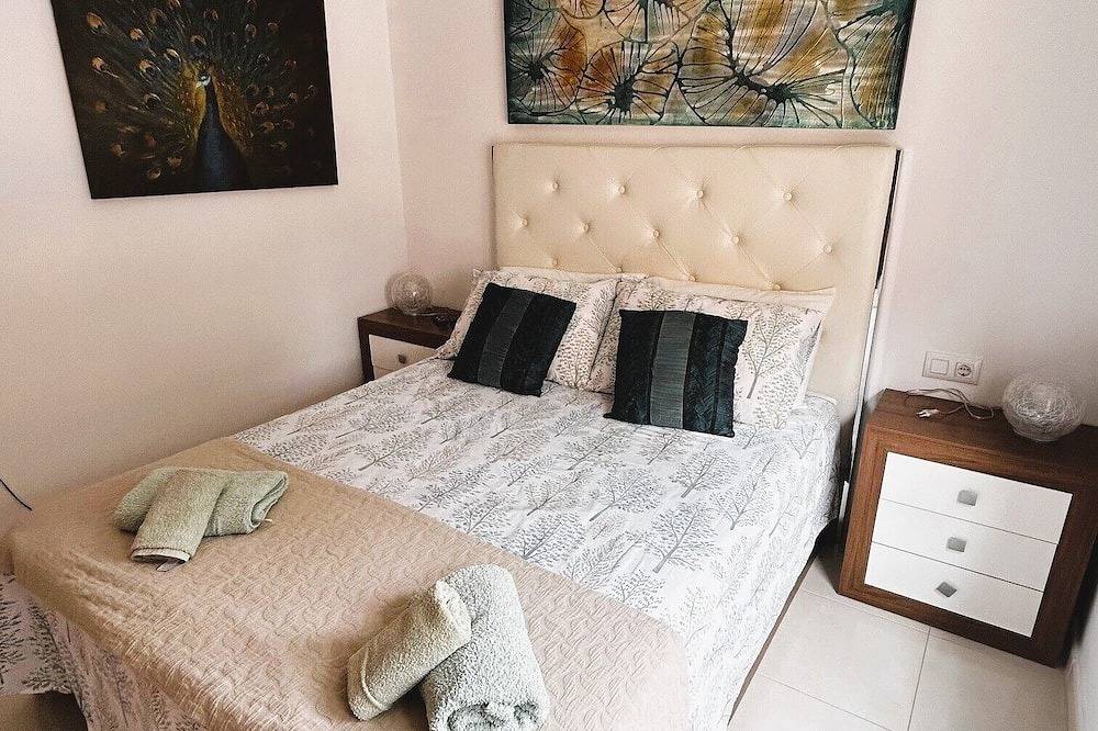 Apartamento entero, Hermoso apartamento de 3 dormitorios y 2 baños en Puerto Marina con Wifi y Tv Uk in Golf Resorts Murcia, Mar Menor